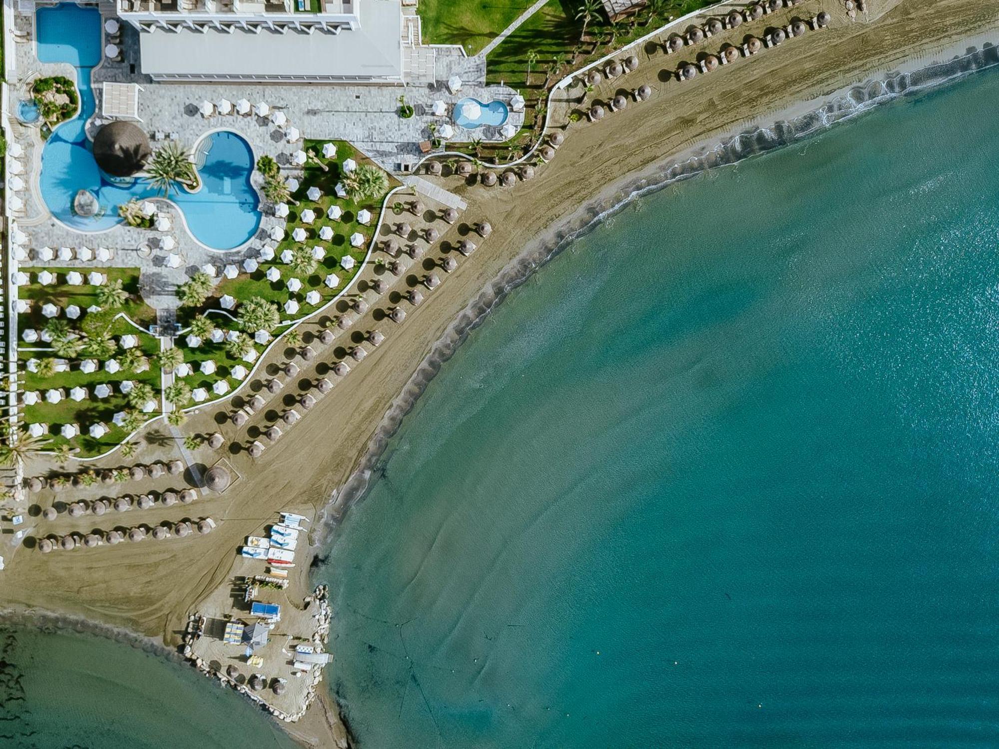 Golden Bay Beach Hotel Larnaca Exteriör bild Aerial view of the beach